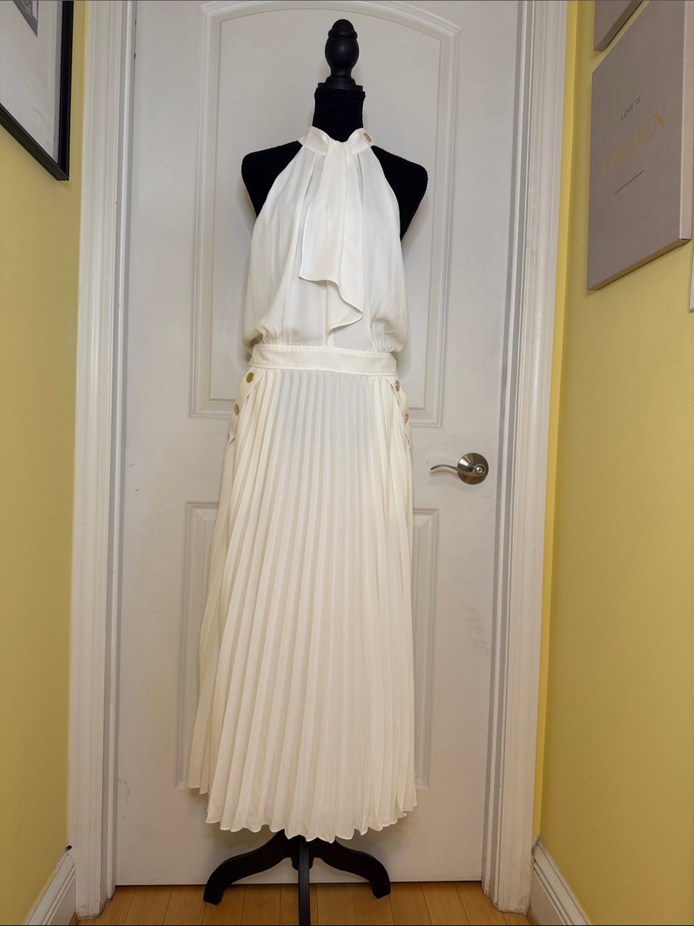 Reiss Nina white Halter-neck Pleated Midi Dress, size US 10/ UK 14 NWT